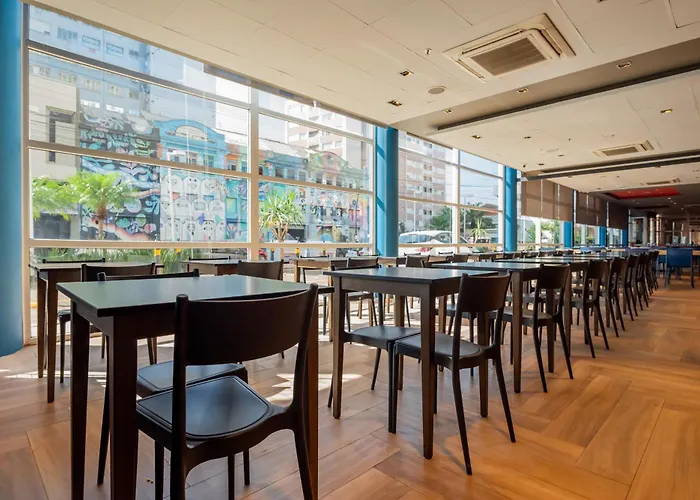 Ibis Budget - Super Economico 2* Porto Alegre