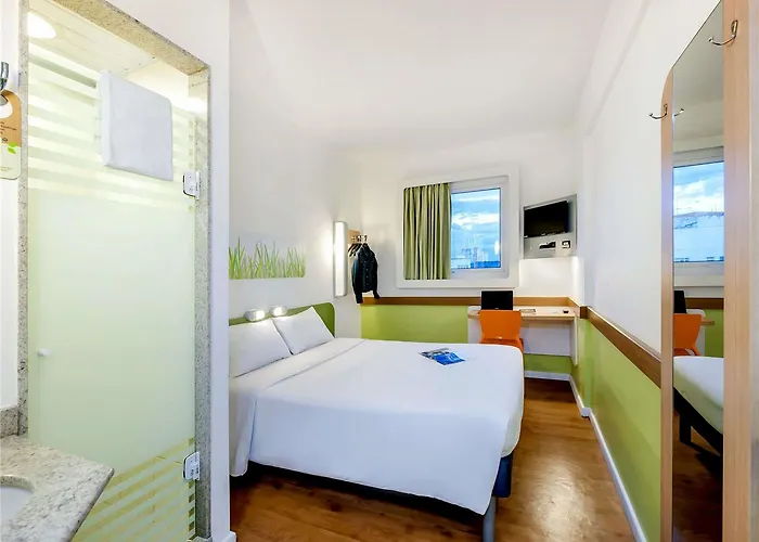 Ibis Budget - Super Economico Porto Alegre